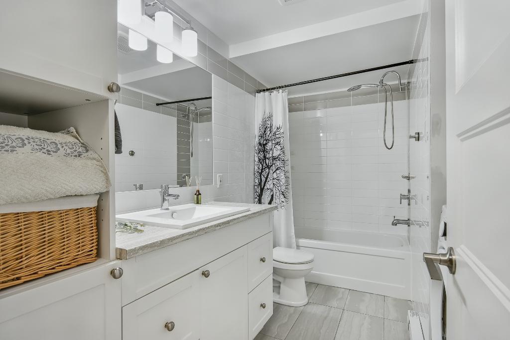 Grand condo 5 ½ à Chambly, entièrement rénové, 2 stationnements et rangement | 3183329