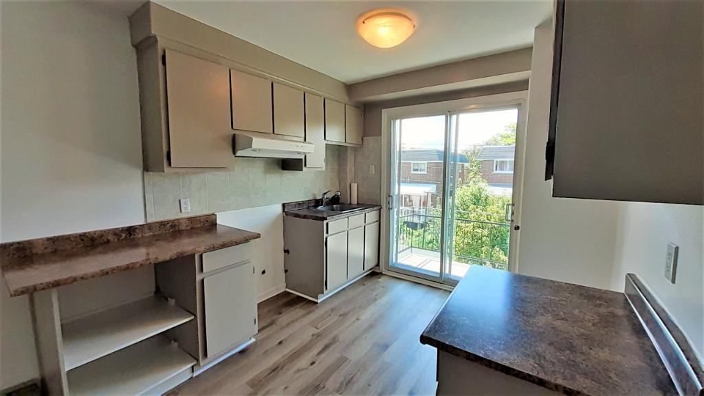 N-Rosemont 4.5 HAUT TRIPLEX près de tout; pas besoin de voiture! | 3183681