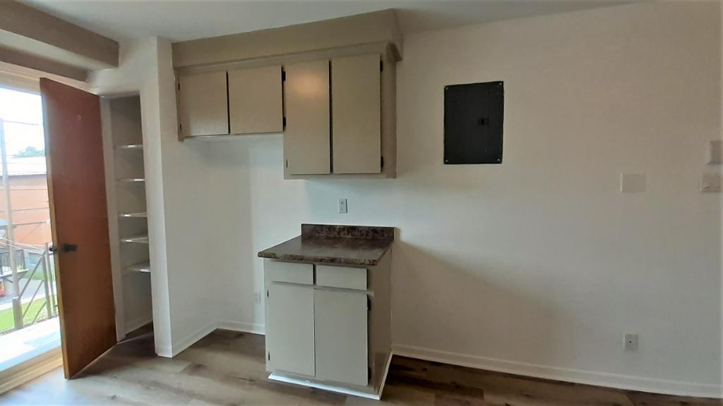 N-Rosemont 4.5 HAUT TRIPLEX près de tout; pas besoin de voiture! | 3183681