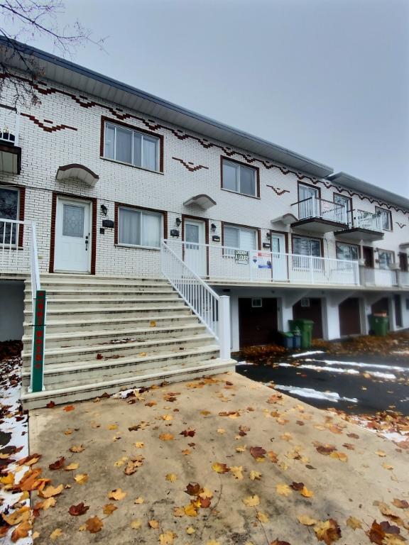 Saint Léonard- 4 1/2 avec stationnement-visite libre 23 novembre 2025 de 14:00-16:00 | 3183685