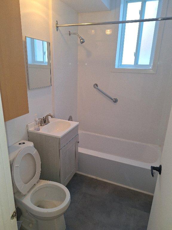 grand 3,5 +1 piece 8x9,RÉNOVÉ 3PLEX VIEUX-LONGUEUIL | 3184029