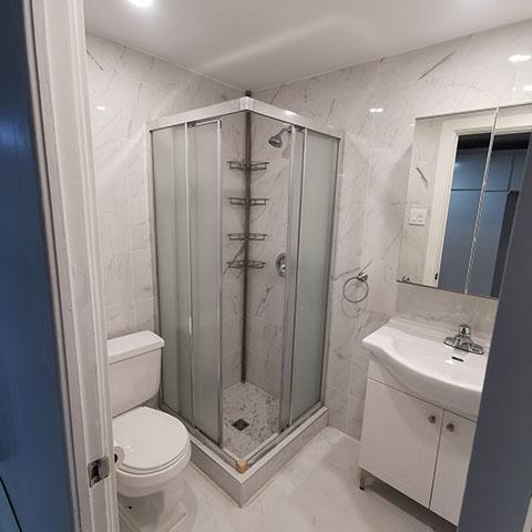 Grand Bachelor Appartement Renove ,entrée privée a loué a Laval H7N DemiSous-Sol | 3184031