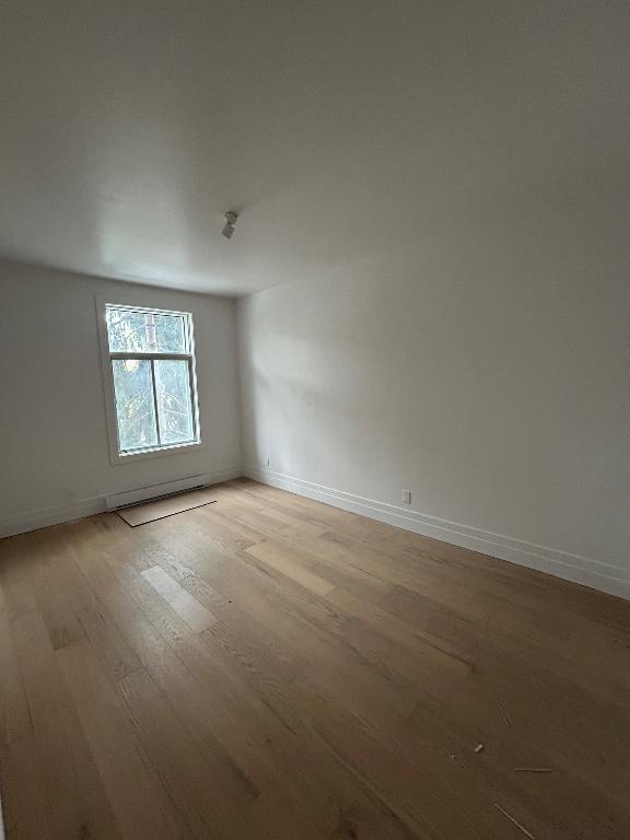 6 1/2 rénové et disponible | 3184086