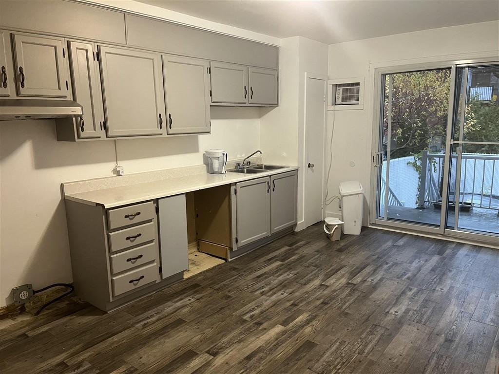 5 1/2 rénové, à 5 mn à pied du métro Fabre, des commerces et grands parcs | 3184087