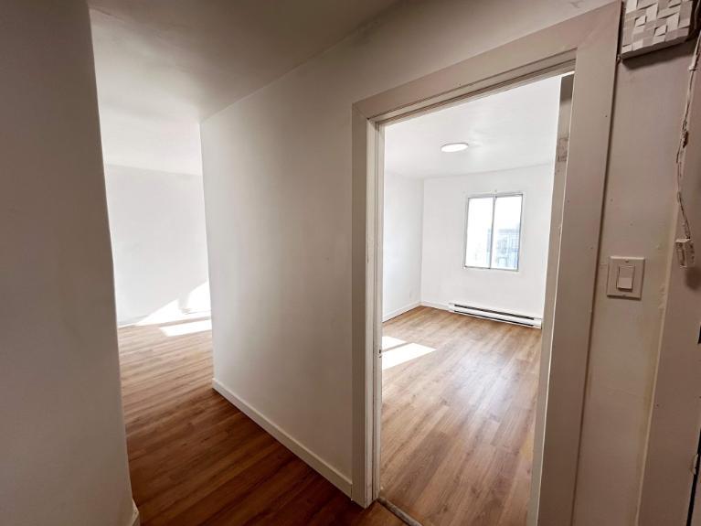 2 CH - 1 SDB - Montreal - $1,100 /mo | 3184423