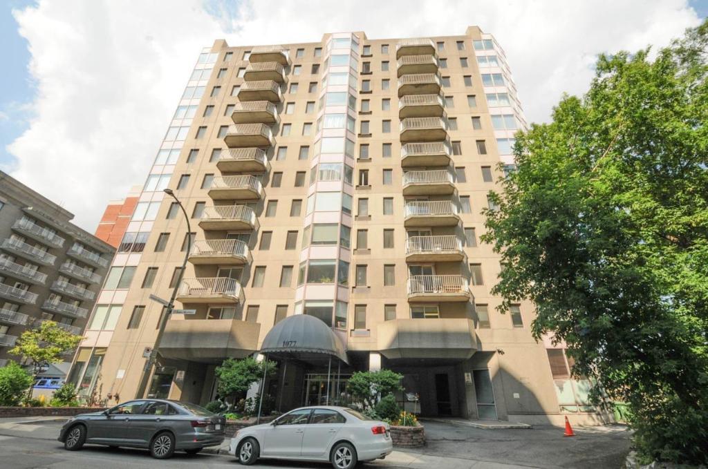 Top floor (12th) Fully-furnished penthouse $1,800/month Montreal - Condo / apartment for rent Ville-Marie | 3185362