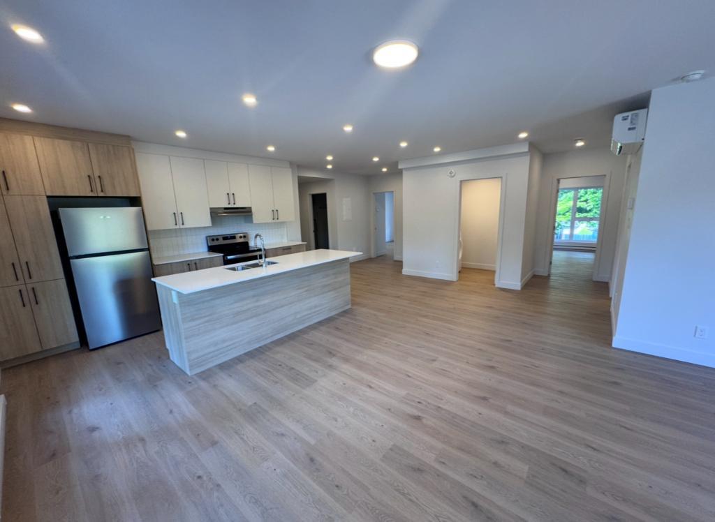 Immense 5 ½ (2 salles de bain dont 1 dans la chambre des maîtres) | 3185781