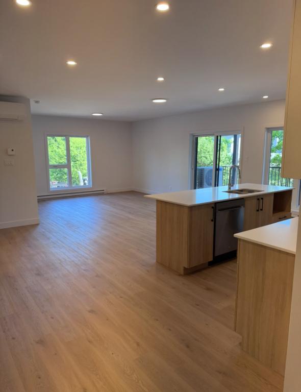 Immense 5 ½ (2 salles de bain dont 1 dans la chambre des maîtres) | 3185781