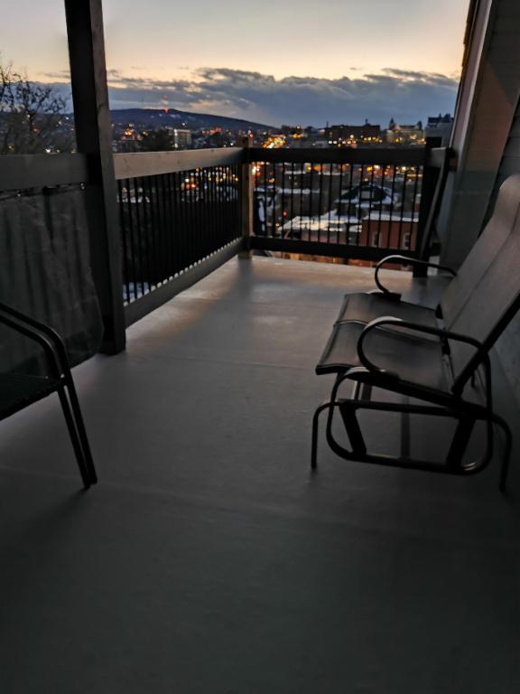 3½ rénové au sommet (vue unique + ensoleillé toute la journée) | 3186786