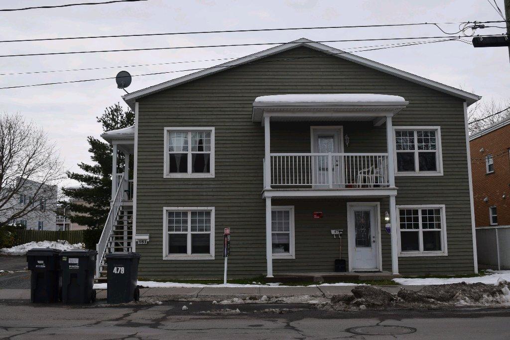 grand 4 1/2 | 3186787