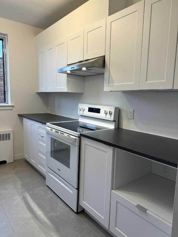 DISPONIBLE MAINTENANT, GRAND 4 1/2 À LOUER, CÔTE-DES-NEIGES | 3186807