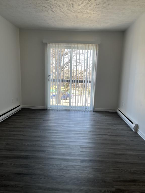 Granby 3 1/2 libre immédiatement Pas animaux Non Fumeur 55 ans Plus | 3187138