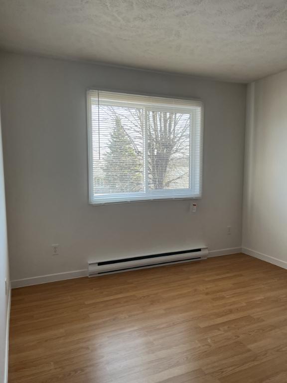 Granby 3 1/2 libre immédiatement Pas animaux Non Fumeur 55 ans Plus | 3187138