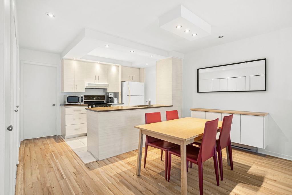 Beau 3 1/2 Meublé Central Berri-UQAM | 3187301