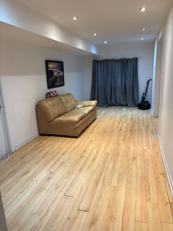 Grand 3 1/2 à louer Metro Montmorency | 3187628