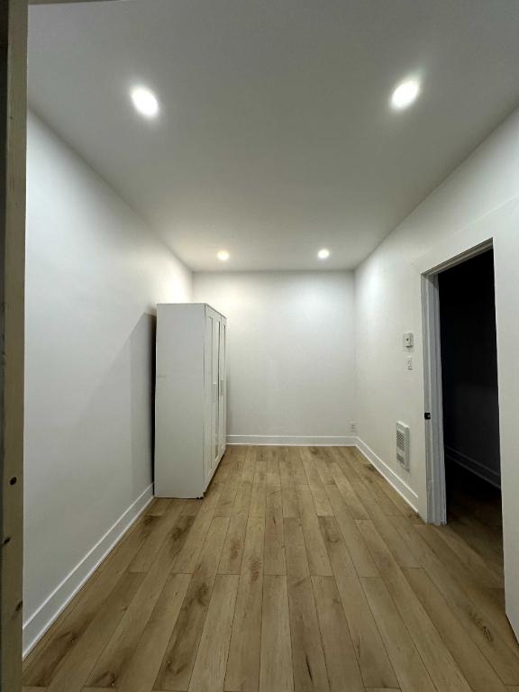 📍 3 1/2 rénové à louer – Rosemont–La Petite-Patrie (H2G 2R8) | 3187636