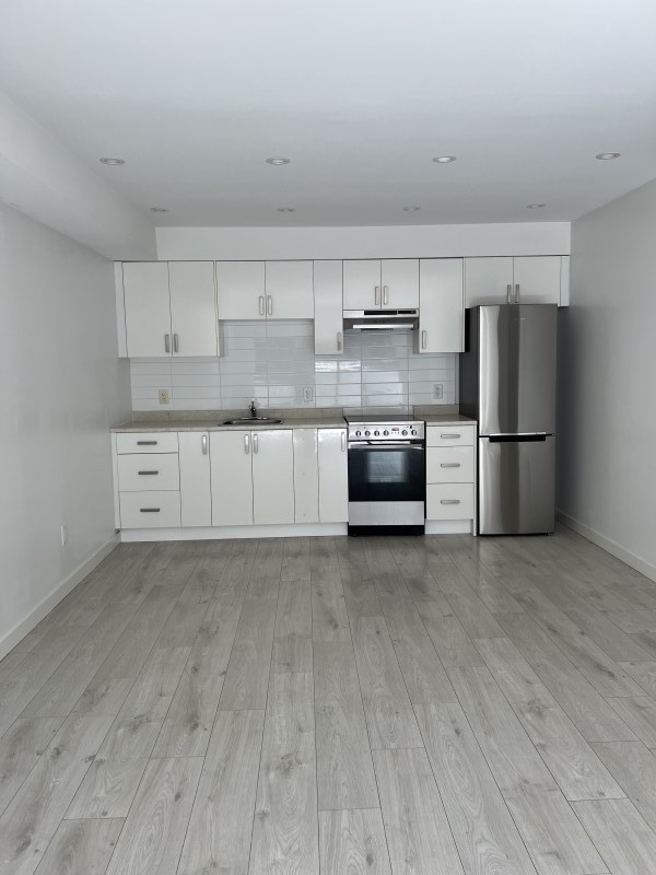 Gary Manor | 3187652