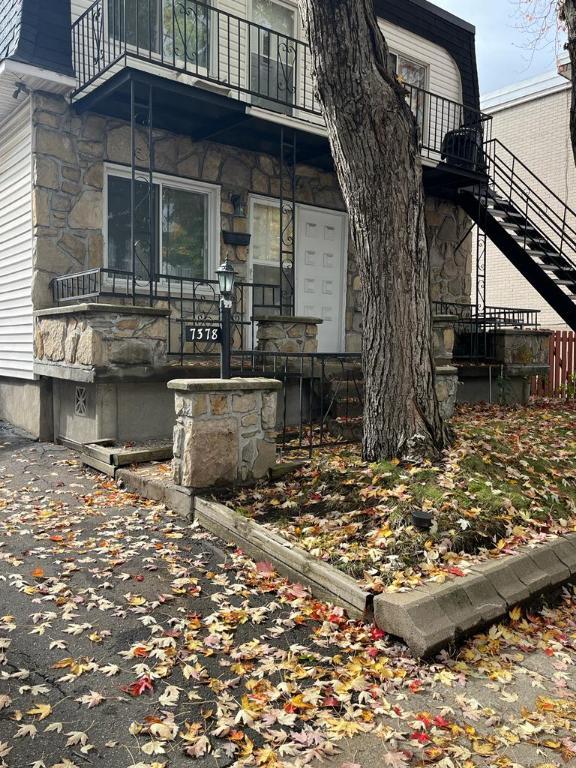 Logement 5 et demi + stationnement à louer | 3188069