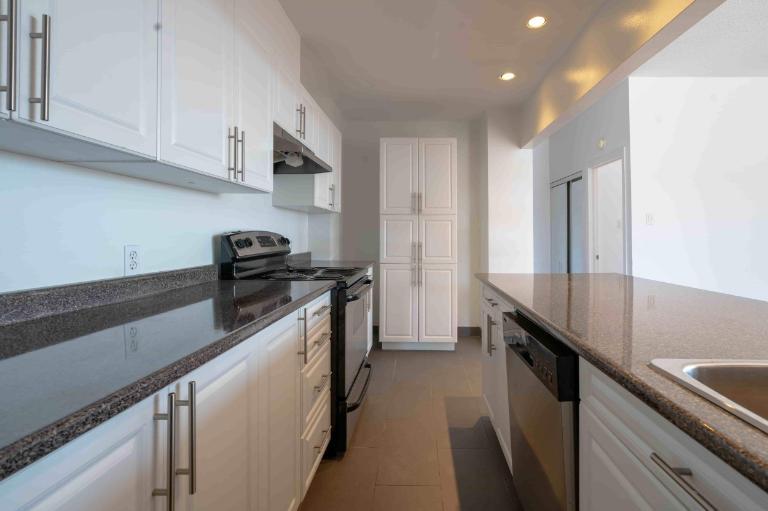 2 CH - 1 SDB - St-Laurent - $1,695 /mo | 3188092