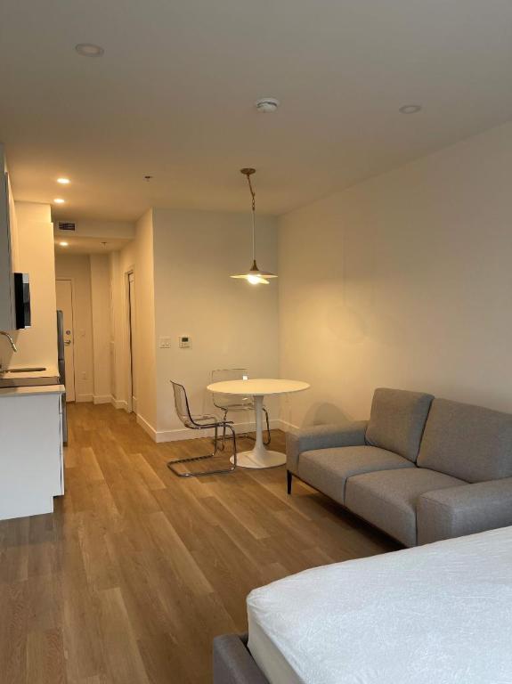 Studio - Montréal - $1,710 /mo | 3188108