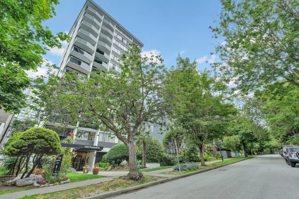 Sundowner Apartments | 3188420