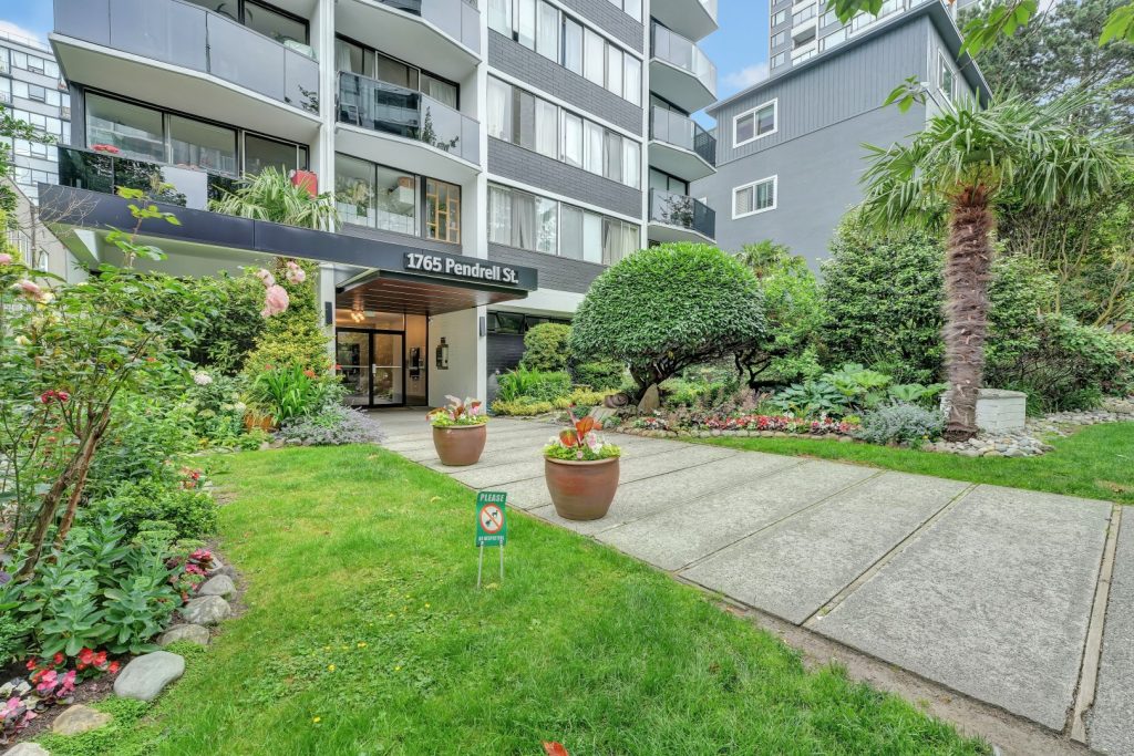 Sundowner Apartments | 3188420