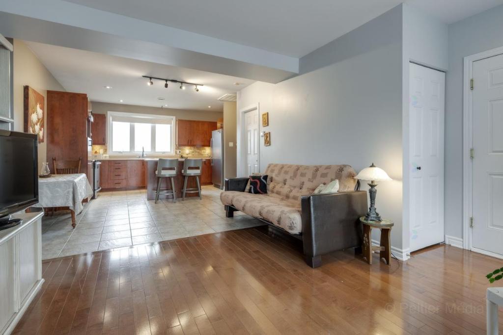 4 1/2 semi-meublé au dernier étage Vaudreuil-Dorion - appartement / logement à louer | 3188458
