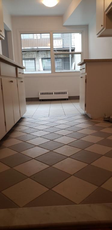 3 1/2 Rénové Chauffé/Eau Chaude/Entrée Laveuse et Sècheuse 1 AVRIL 2026 | 3188837