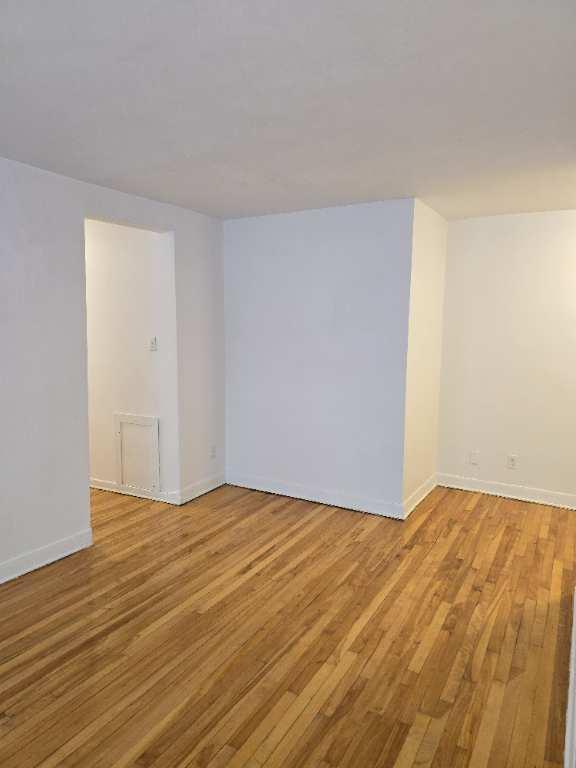 5 1/2 Renove Chauffé, Eau Chaude Entrée Laveuse et Sècheuse Decembre. | 3188856