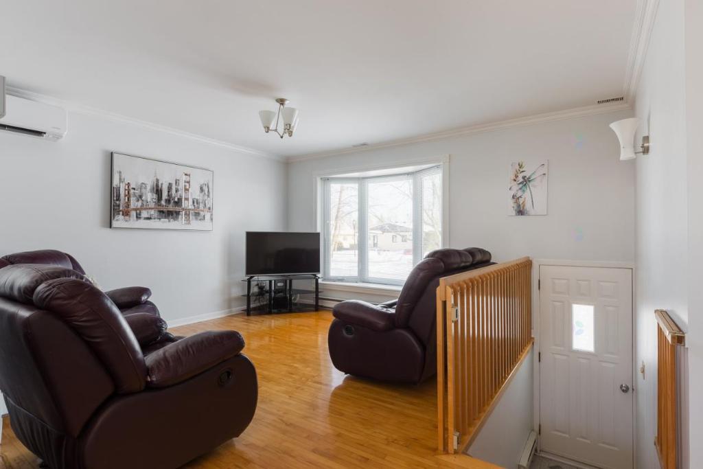 Grand 4 1/2 à louer ( Maison rez de chausée) | 3188874