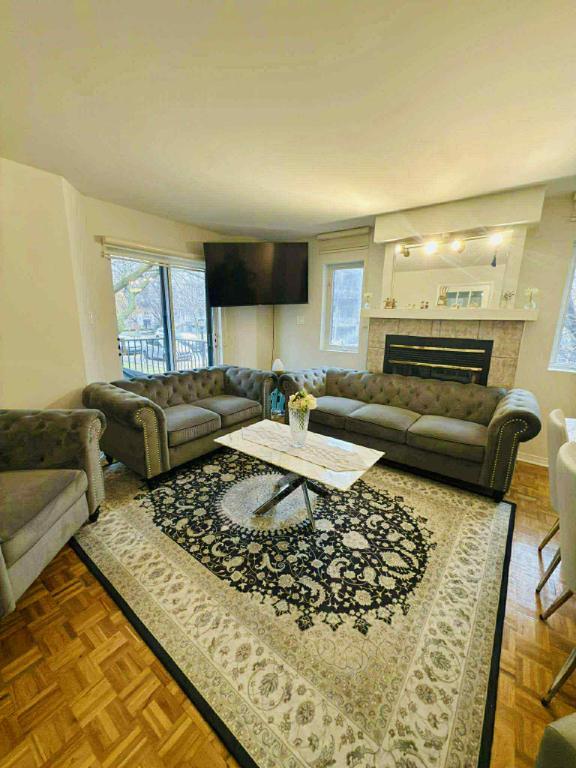 Condo spacieux sur deux étages | 3189900