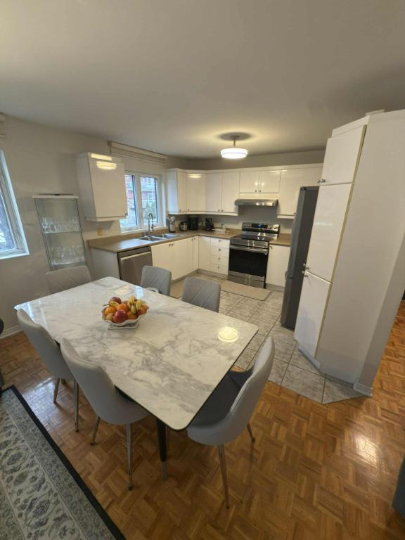 Condo spacieux sur deux étages | 3189900
