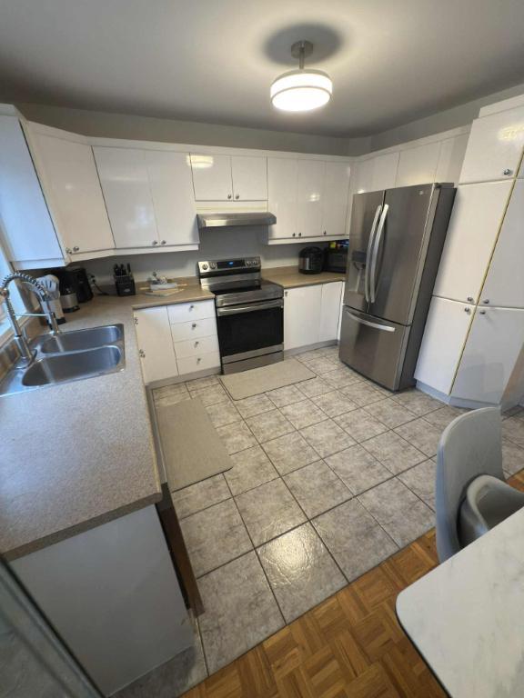 Condo spacieux sur deux étages | 3189900