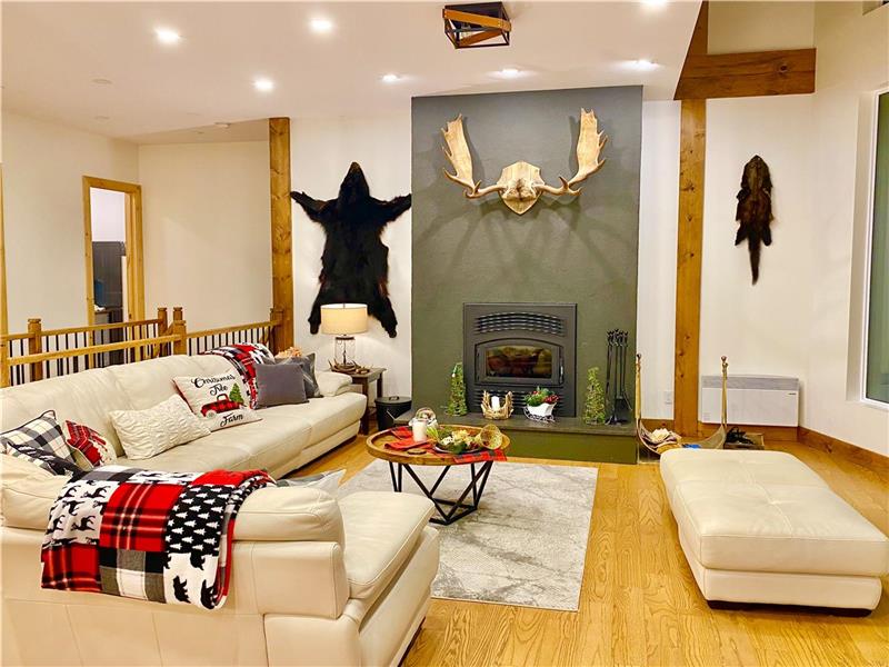 New Luxurious Waterfront White sand BEACH SPA BILLARD ARCADE GAMES -Close to Tremblant | 3189619