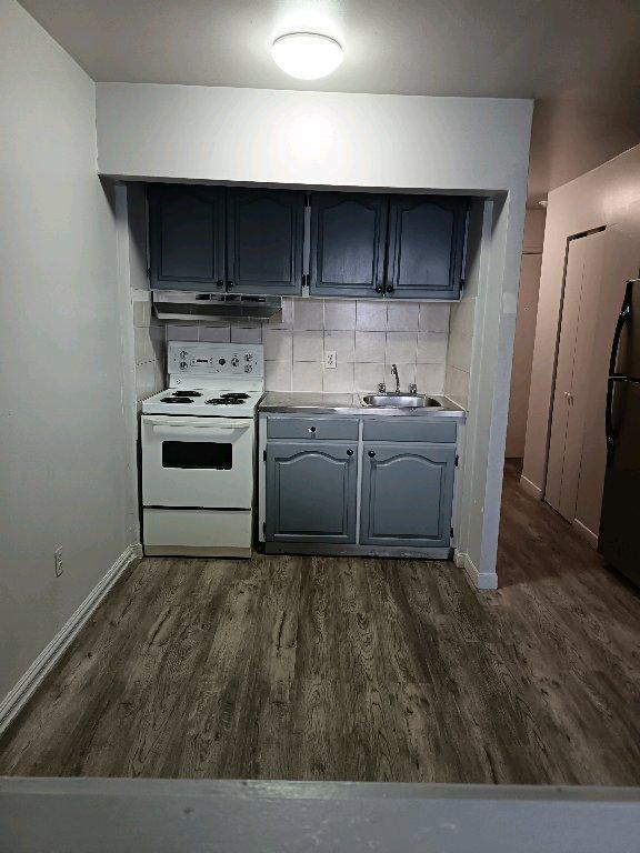 logement à louer 21/2 poêle, frigo inclus. chauffage électricité et eau chaude inclus. Pas d'animaux | 3189676