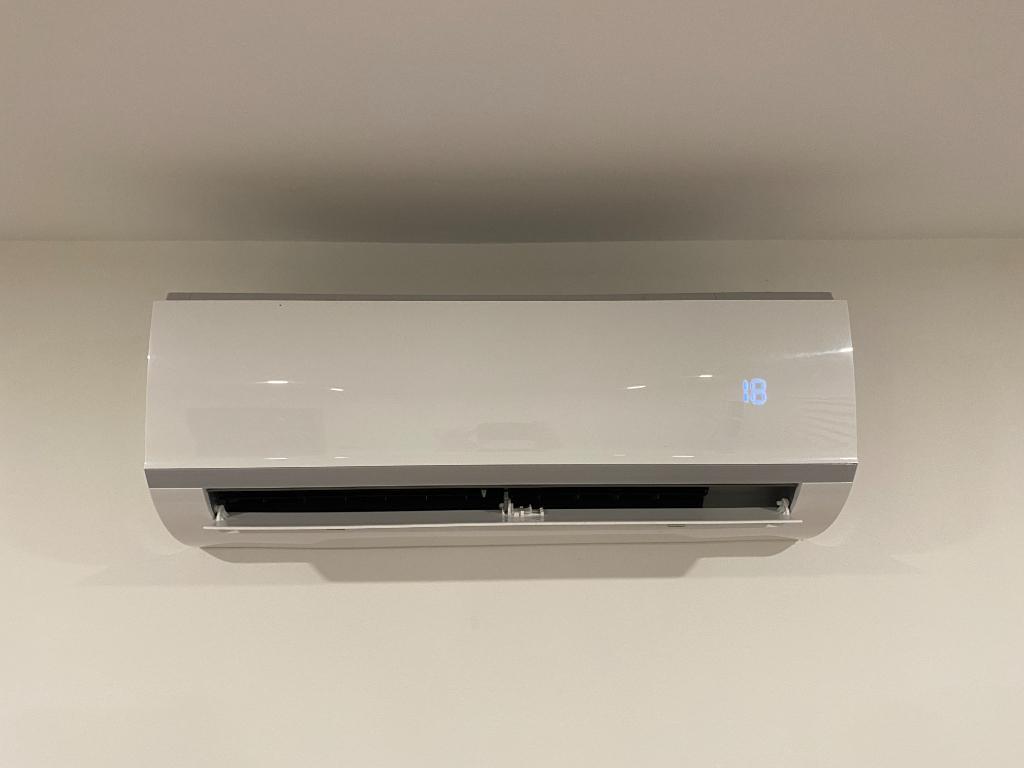 LUMINEUX ET SPACIEUX 4 1/2 DISPONIBLE LE 1ER FÉVRIER OU LE 1ER MARS 2026. | 3189836