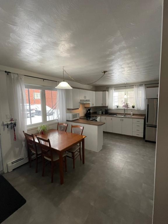 4 1/2 à pied de l'UdeS | 3190171