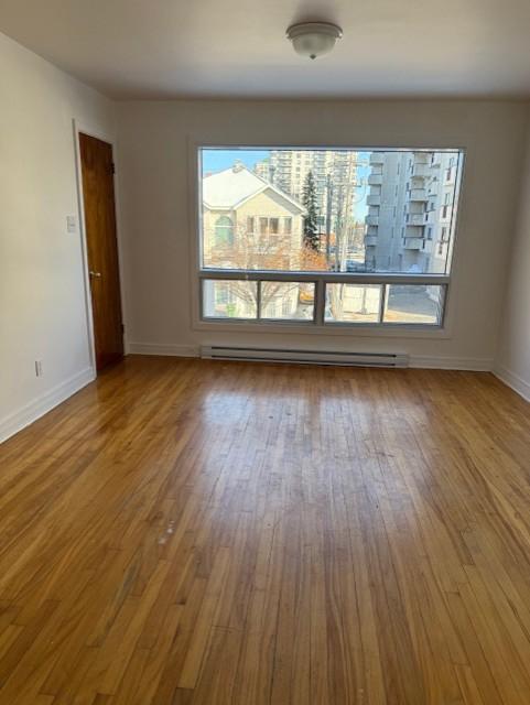 GRAND 3 1/2 A LOUER A ST. LEONARD, D'UN TRIPLEX | 3190187