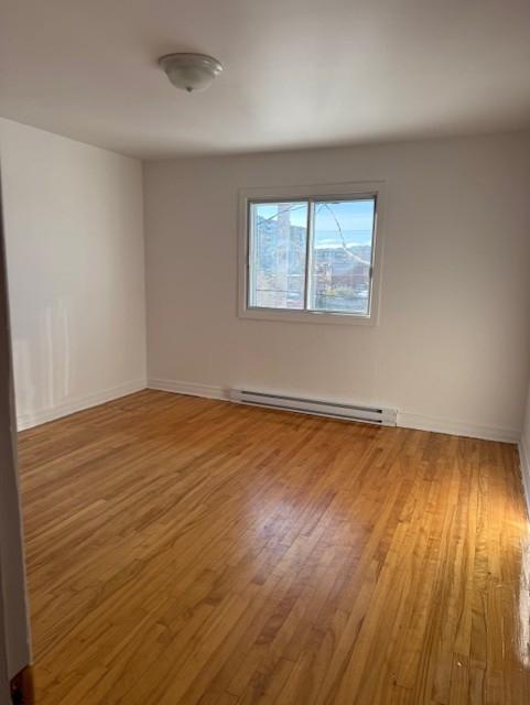 GRAND 3 1/2 A LOUER A ST. LEONARD, D'UN TRIPLEX | 3190187