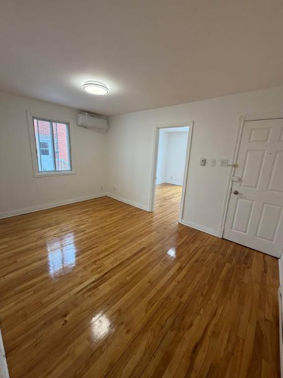 41/2 Metro Cartier Laval dispo maintenant internet stationnement, Loker, Thermopompe 1490$ | 3190259