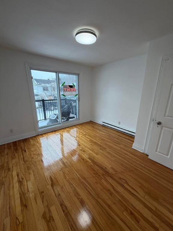 41/2 Metro Cartier Laval dispo maintenant internet stationnement, Loker, Thermopompe 1490$ | 3190259