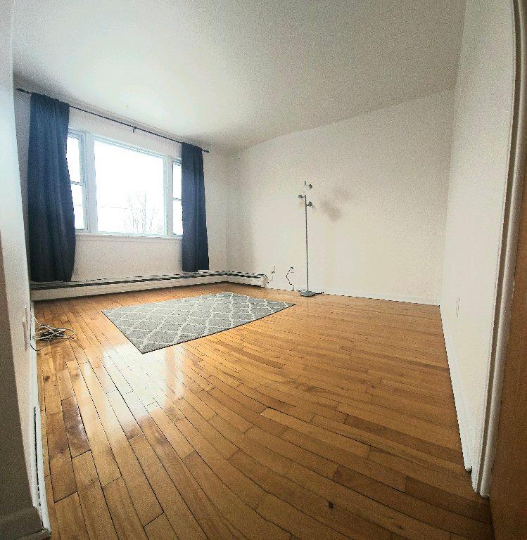 3-1/2 Université de Sherbrooke Électros Chauffé WI-FI | 3190547