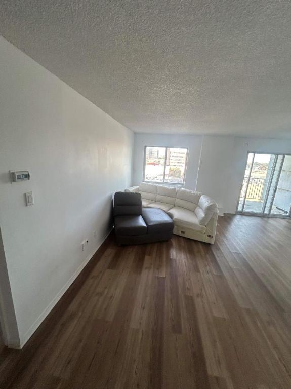 Studio - Côte Saint-Luc - $1,345 /mo | 3190842
