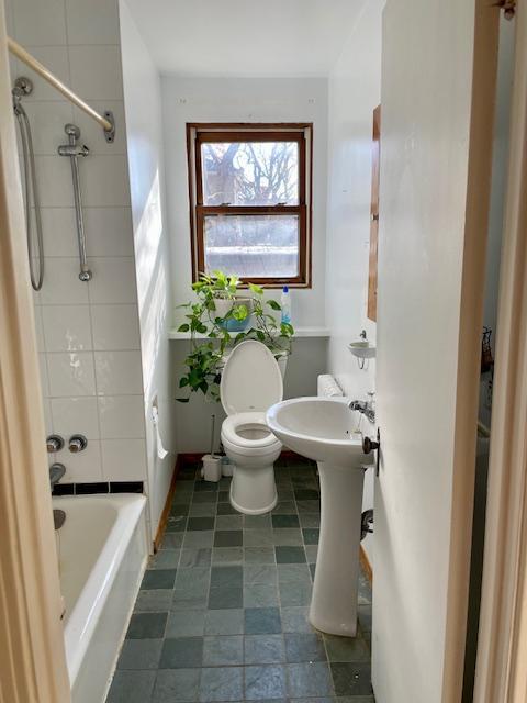 6 1/2 Métro Côte Vertu, Monréal. Chauffé. | 3190891