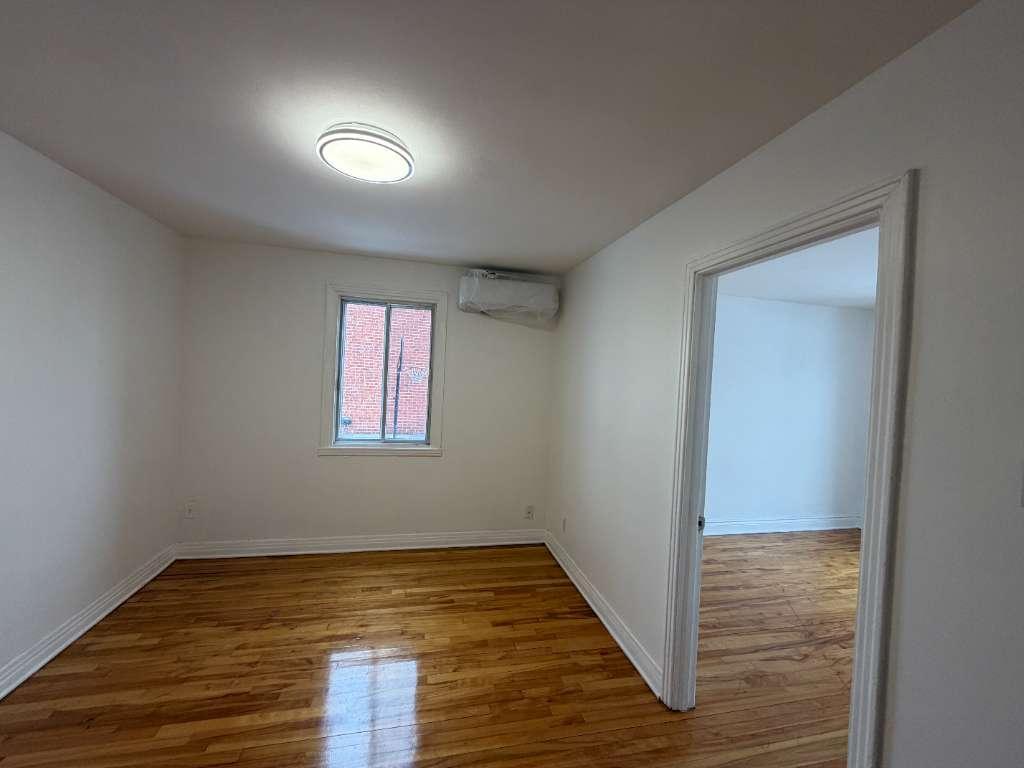 Beau 4½ à louer A 2 minutes à pied du métro + terminus Cartier | 3191317