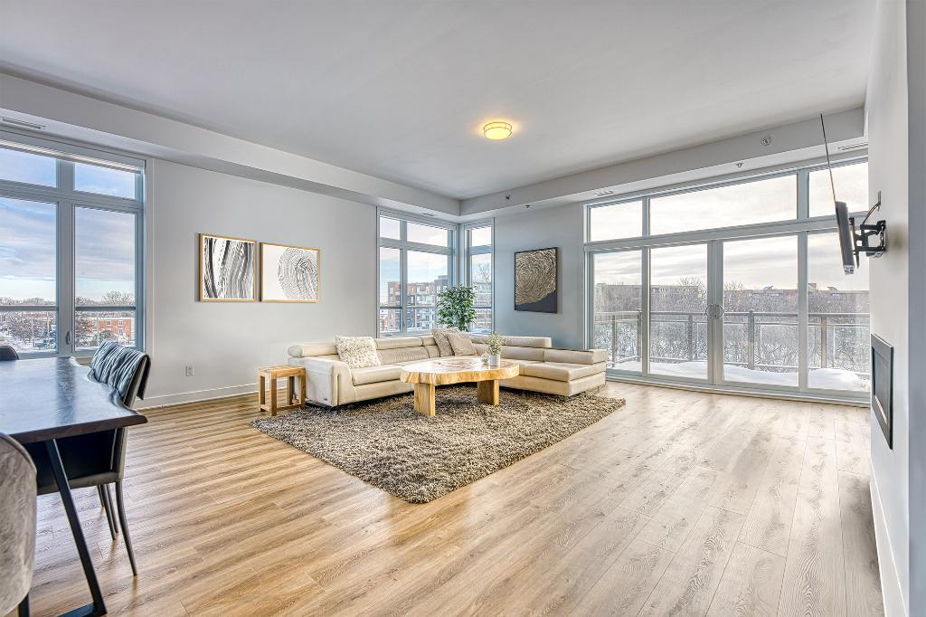 Penthouse 5 ½ adossé au golf de Saint-Lambert! 2 159 pi² | 3191759