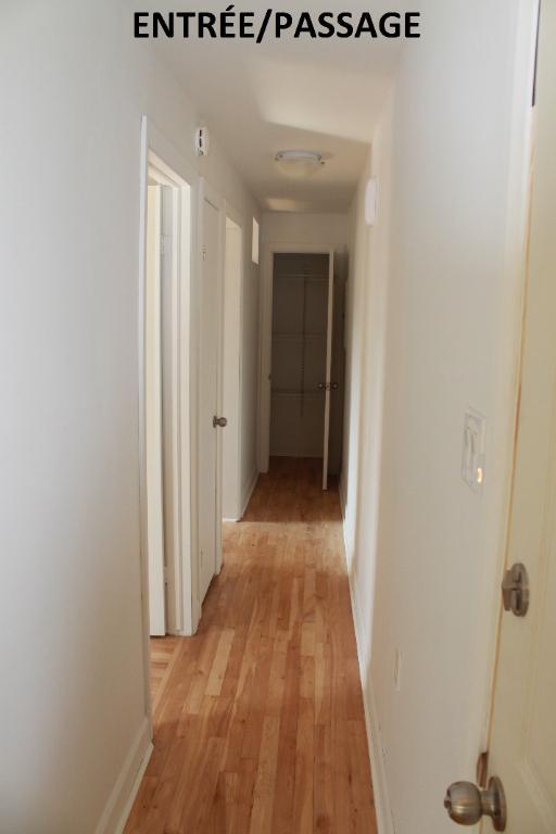 3 1/2 Est de Montréal | 3192147