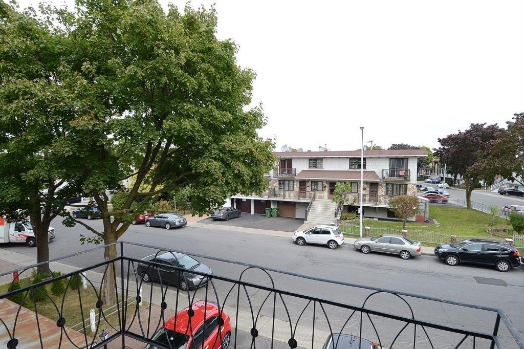 Saint Léonard- 4 1/2 2e étage semi meublé: cuisinière,frigo, table avec 6 chaises,matelas queen,rideau | 3192156