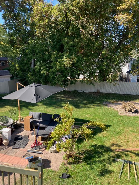 5 1/2 ( 2ieme étage), st-constant , grand terrain | 3192160