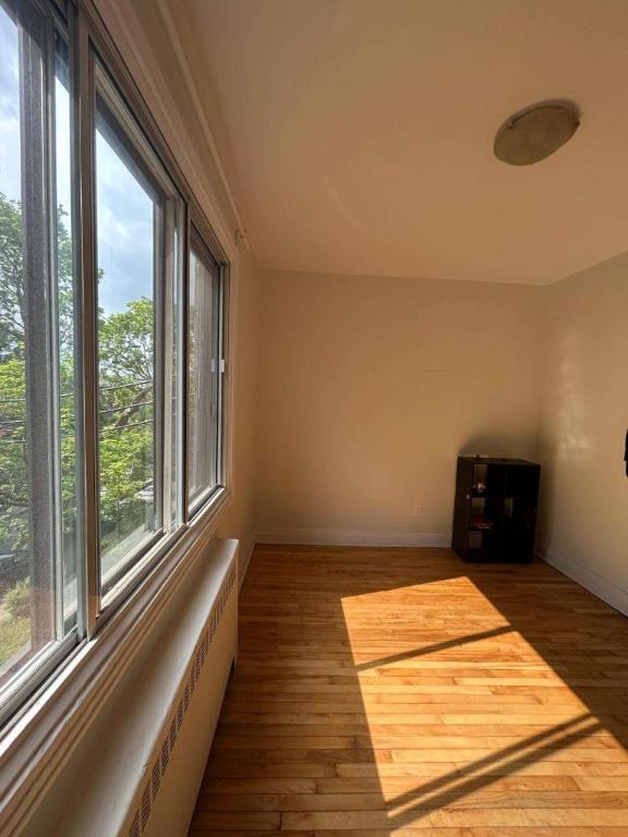 4 ½ RÉNOVÉ – CENTRALE, LUMINEUX, ÉLECTROS INCLUS | 3192629